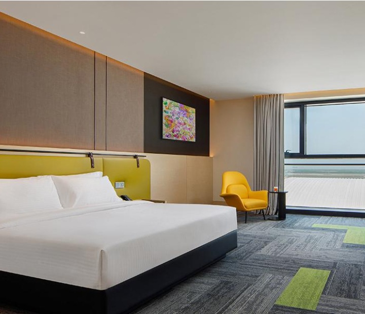 Premier Double Room Runway View at Aerotel Shanghai Pudong International Airport