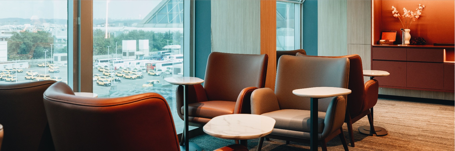 Dining Area - Plaza Premium Lounge T2A
