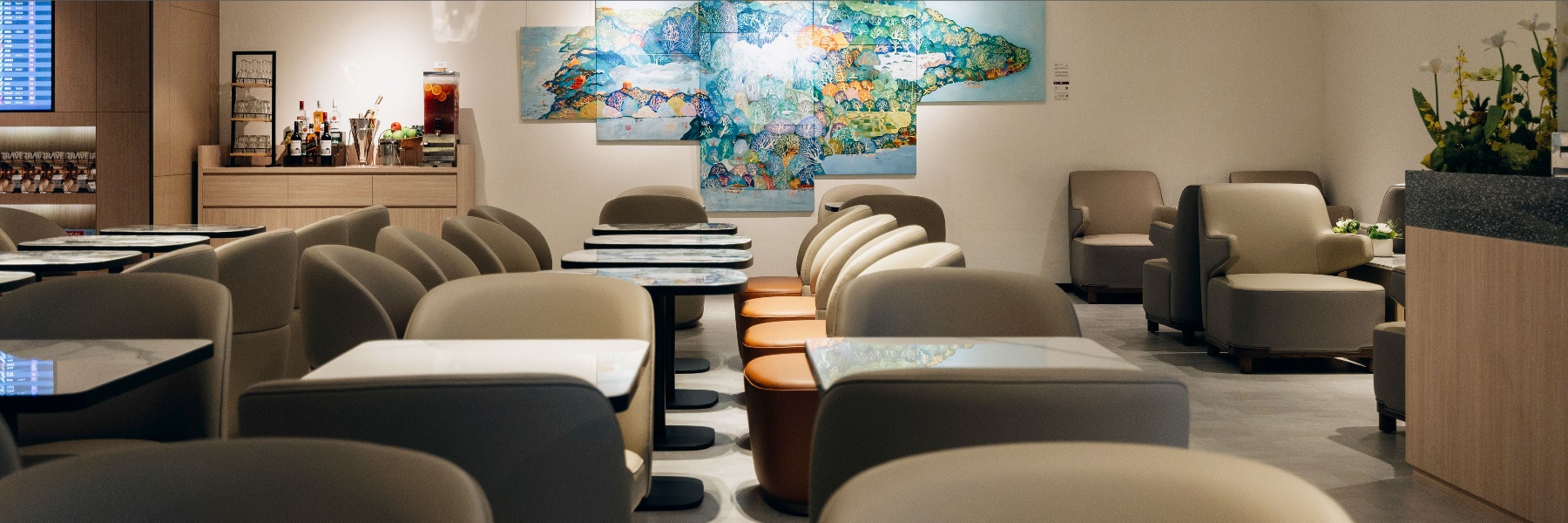 Dining Area 02 - Plaza Premium Lounge T2A